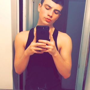 Meet your Posher, Ethan